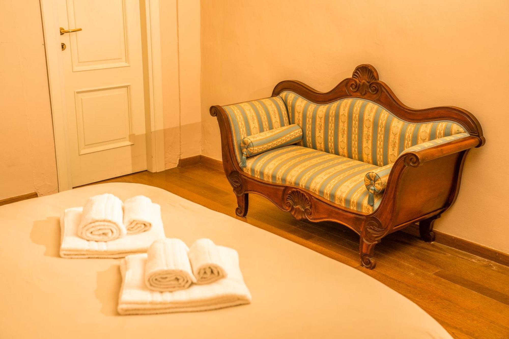 Il Gallo - Charming Apartment In Lucca Heart Лука Екстериор снимка